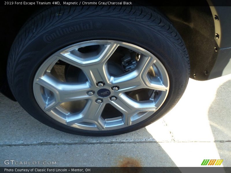 Magnetic / Chromite Gray/Charcoal Black 2019 Ford Escape Titanium 4WD