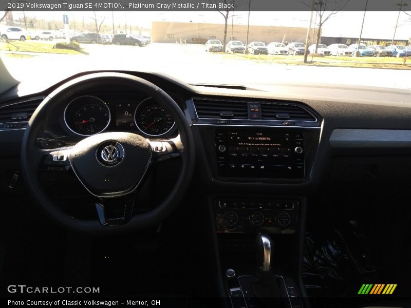 Platinum Gray Metallic / Titan Black 2019 Volkswagen Tiguan SE 4MOTION