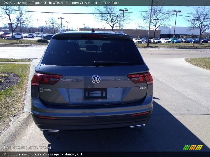 Platinum Gray Metallic / Titan Black 2019 Volkswagen Tiguan SE 4MOTION