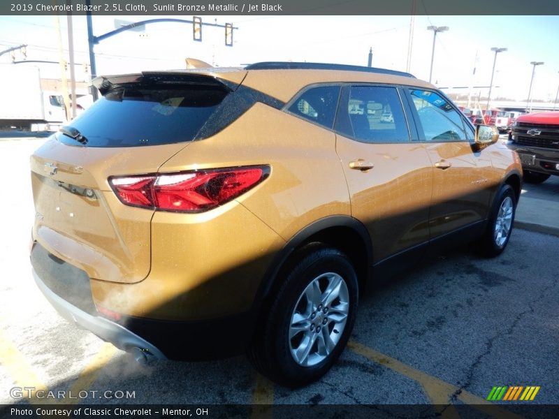 Sunlit Bronze Metallic / Jet Black 2019 Chevrolet Blazer 2.5L Cloth