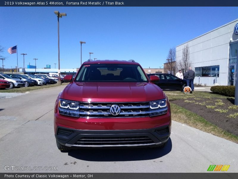 Fortana Red Metallic / Titan Black 2019 Volkswagen Atlas S 4Motion