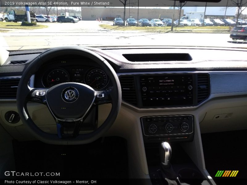 Pure White / Shetland 2019 Volkswagen Atlas SE 4Motion