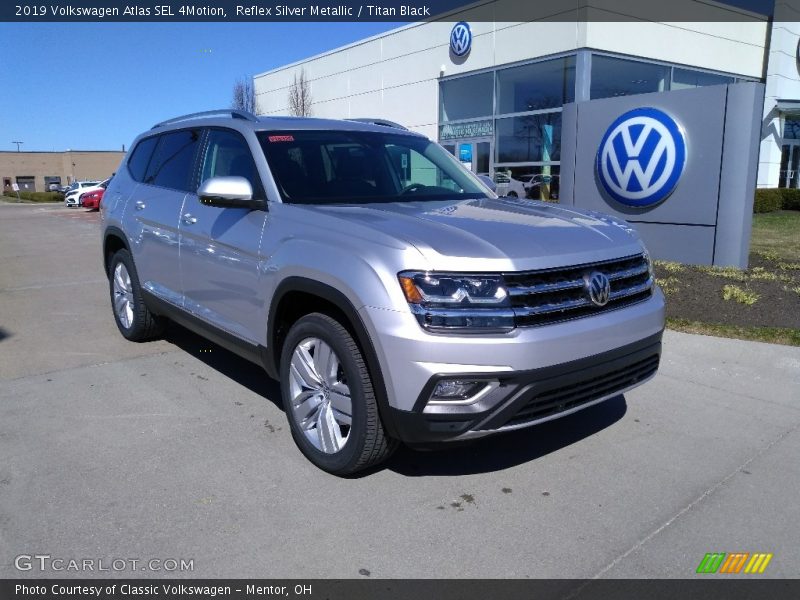 Reflex Silver Metallic / Titan Black 2019 Volkswagen Atlas SEL 4Motion