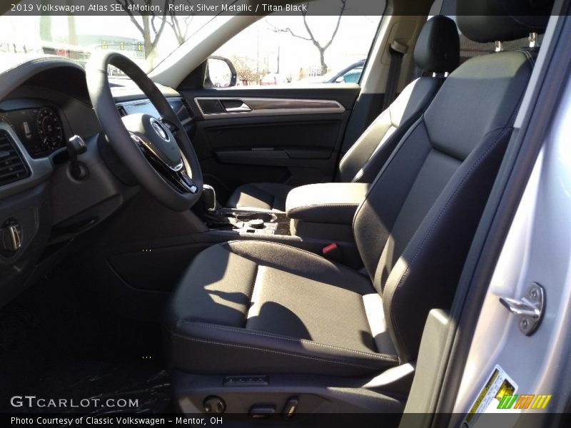 Reflex Silver Metallic / Titan Black 2019 Volkswagen Atlas SEL 4Motion