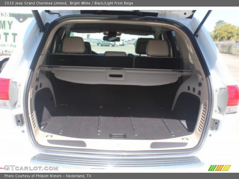 Bright White / Black/Light Frost Beige 2016 Jeep Grand Cherokee Limited