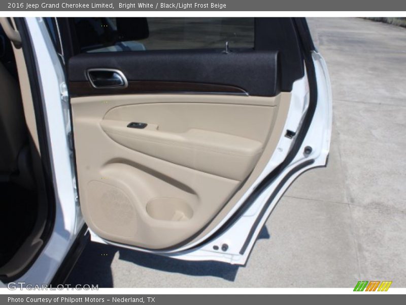 Bright White / Black/Light Frost Beige 2016 Jeep Grand Cherokee Limited