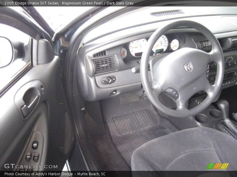 Magnesium Green Pearl / Dark Slate Gray 2005 Dodge Stratus SXT Sedan