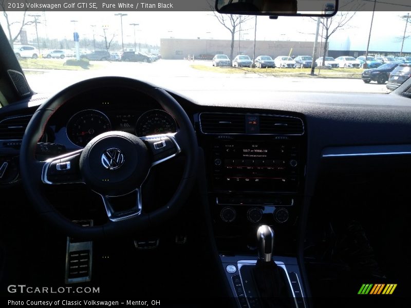 Pure White / Titan Black 2019 Volkswagen Golf GTI SE