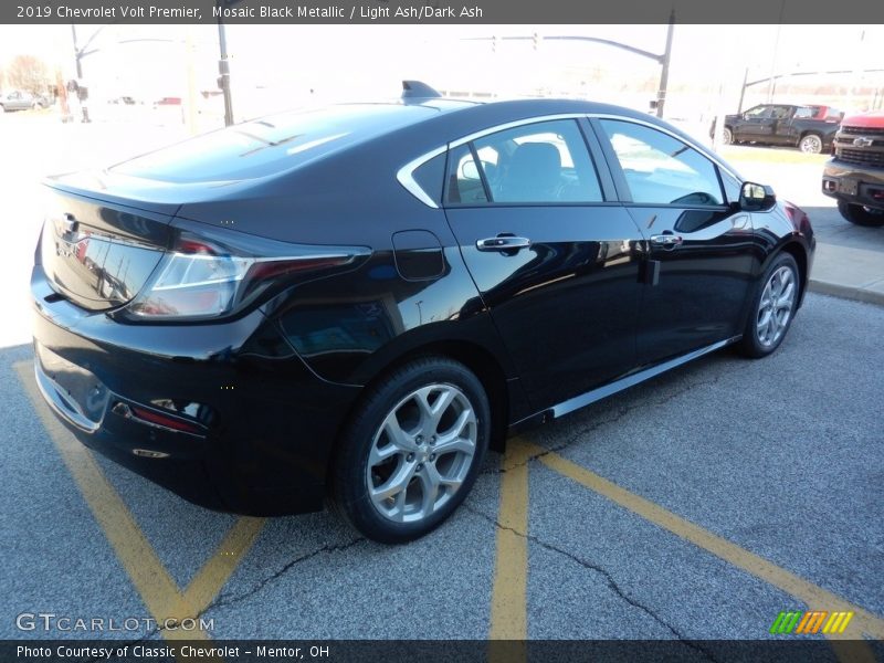 Mosaic Black Metallic / Light Ash/Dark Ash 2019 Chevrolet Volt Premier