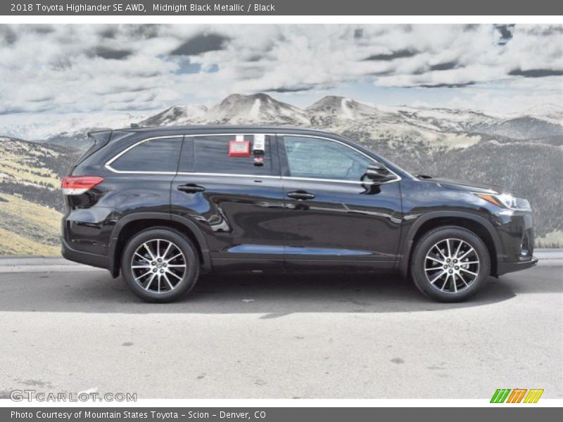 Midnight Black Metallic / Black 2018 Toyota Highlander SE AWD