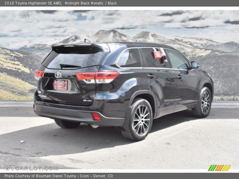 Midnight Black Metallic / Black 2018 Toyota Highlander SE AWD
