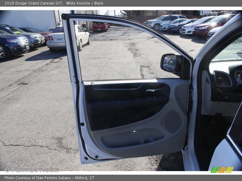 White Knuckle / Black 2018 Dodge Grand Caravan SXT