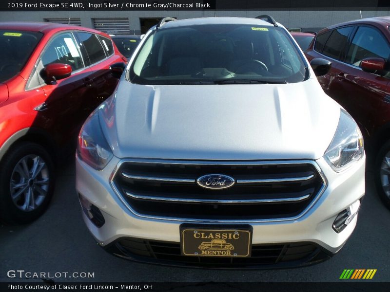 Ingot Silver / Chromite Gray/Charcoal Black 2019 Ford Escape SE 4WD