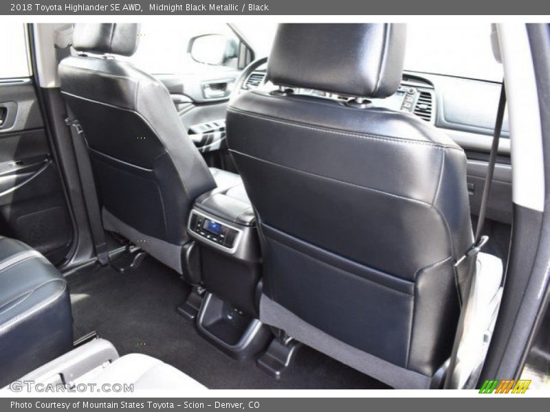 Midnight Black Metallic / Black 2018 Toyota Highlander SE AWD