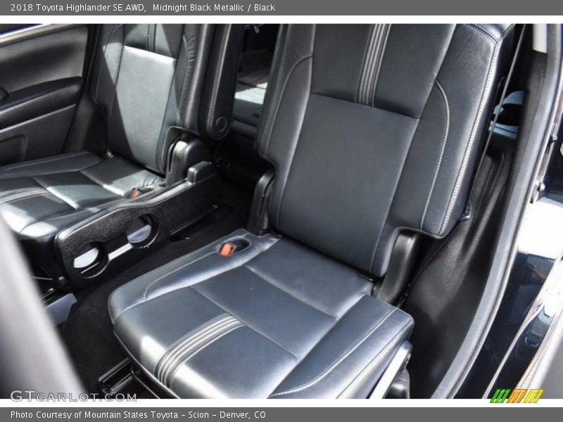 Midnight Black Metallic / Black 2018 Toyota Highlander SE AWD