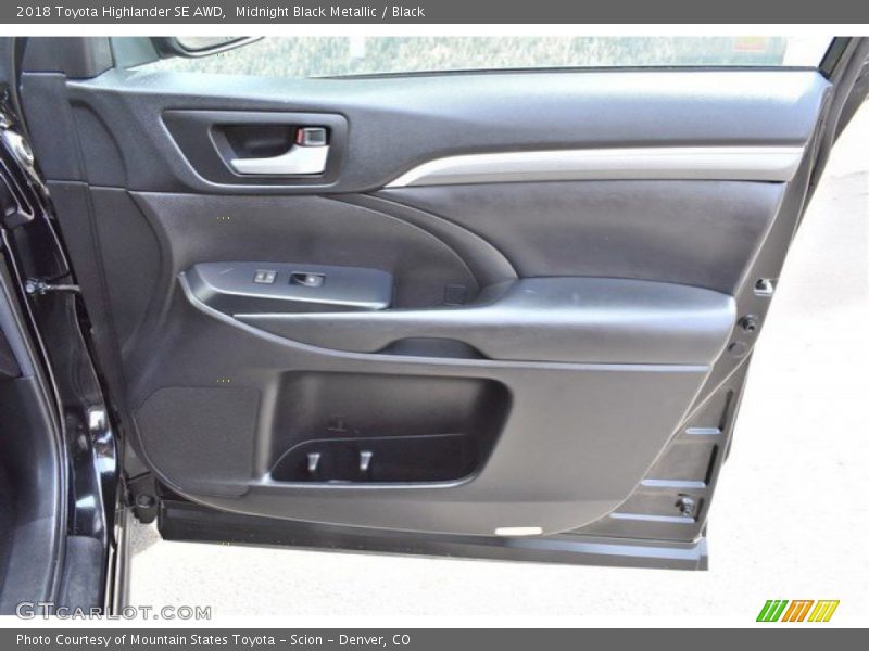 Midnight Black Metallic / Black 2018 Toyota Highlander SE AWD