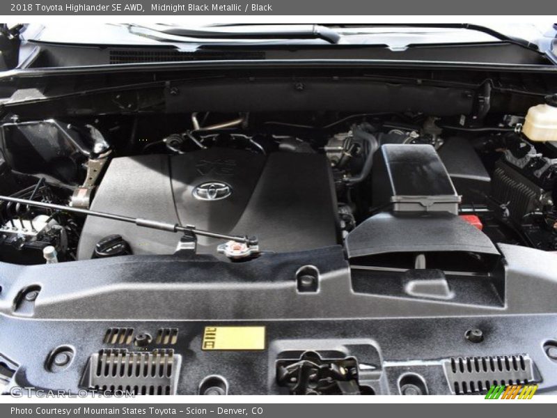 Midnight Black Metallic / Black 2018 Toyota Highlander SE AWD