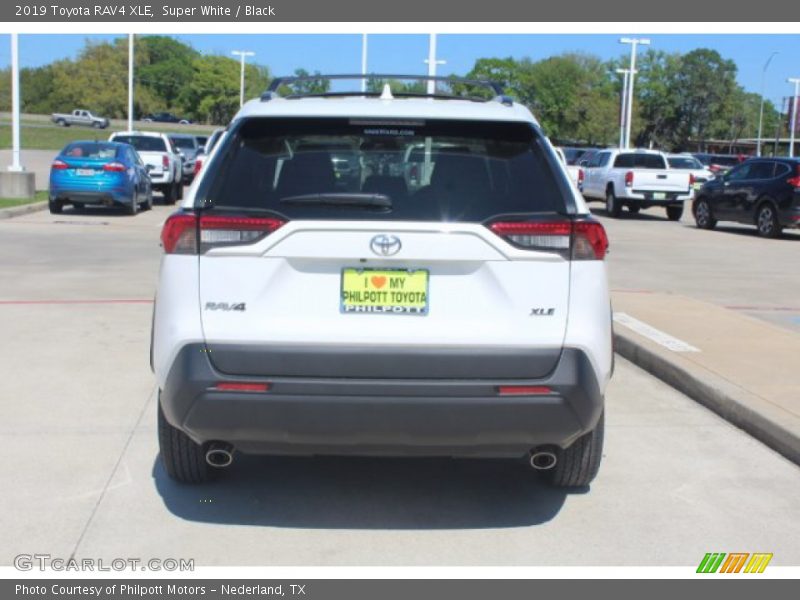 Super White / Black 2019 Toyota RAV4 XLE