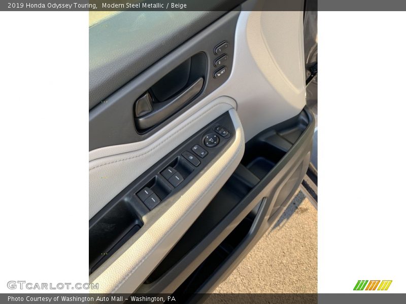 Modern Steel Metallic / Beige 2019 Honda Odyssey Touring