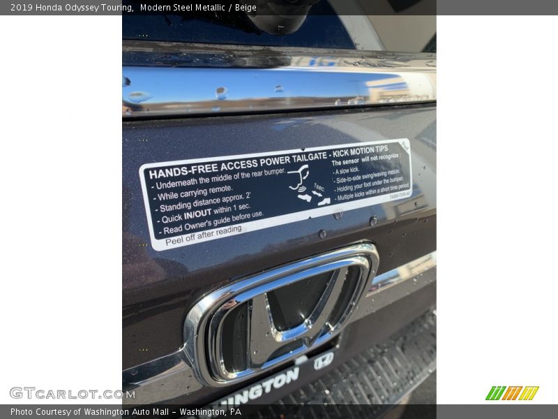 Modern Steel Metallic / Beige 2019 Honda Odyssey Touring