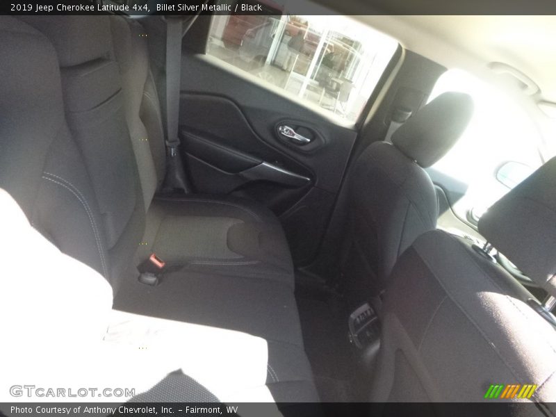 Billet Silver Metallic / Black 2019 Jeep Cherokee Latitude 4x4