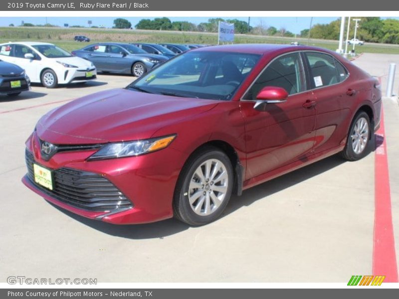 Ruby Flare Pearl / Black 2019 Toyota Camry LE