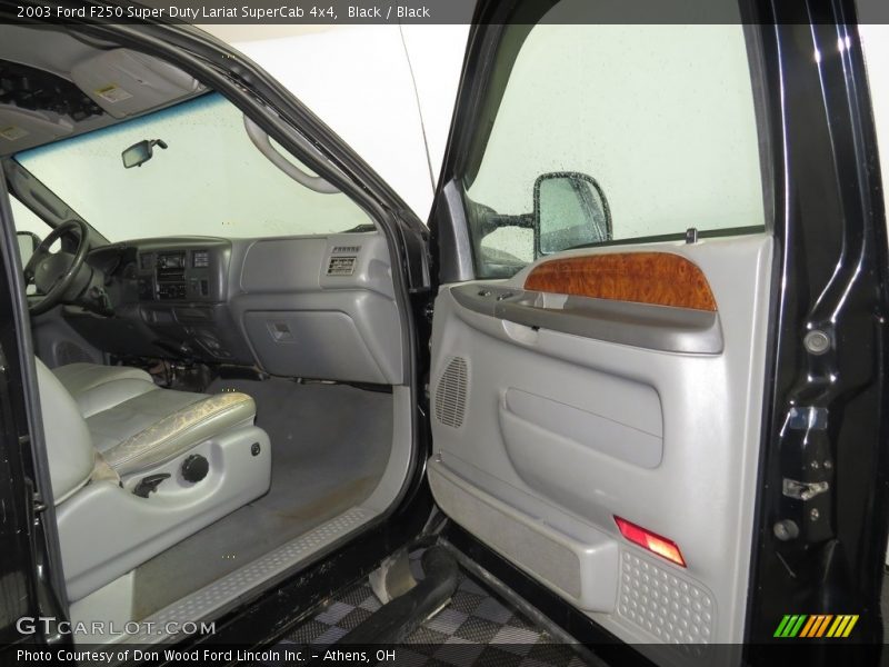 Black / Black 2003 Ford F250 Super Duty Lariat SuperCab 4x4