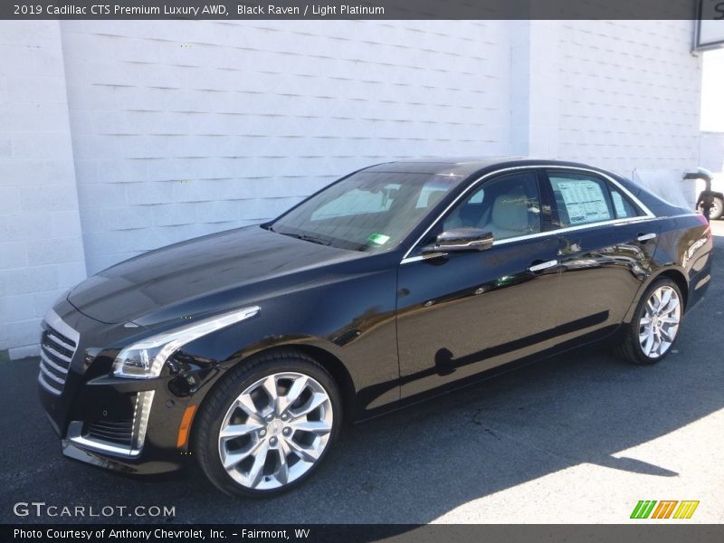 Front 3/4 View of 2019 CTS Premium Luxury AWD