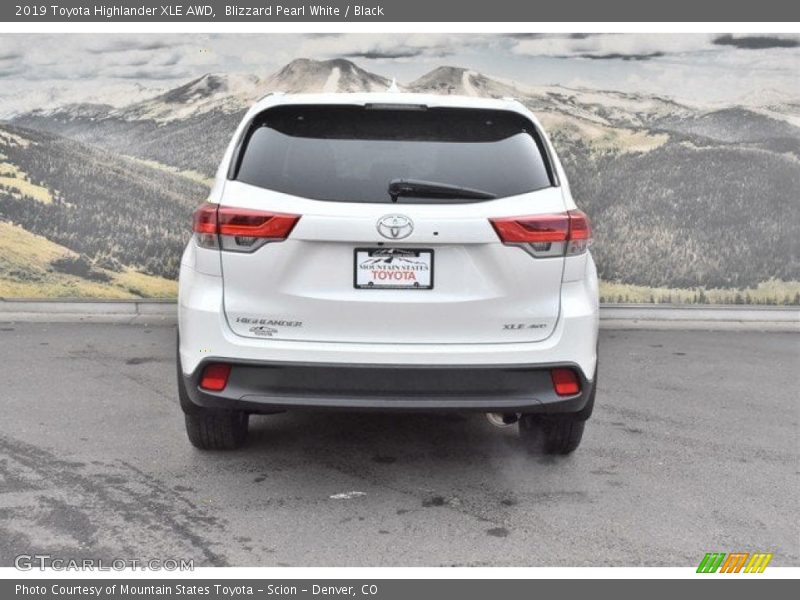 Blizzard Pearl White / Black 2019 Toyota Highlander XLE AWD