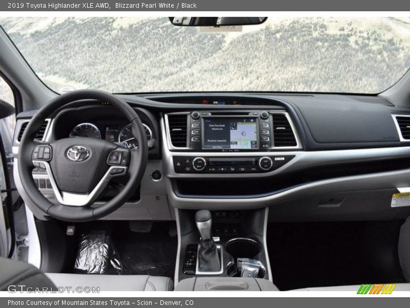 Blizzard Pearl White / Black 2019 Toyota Highlander XLE AWD