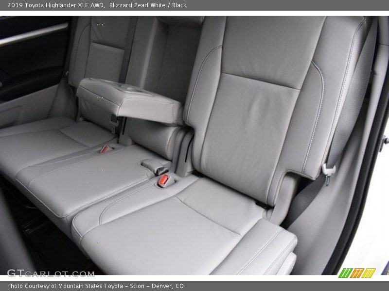Blizzard Pearl White / Black 2019 Toyota Highlander XLE AWD