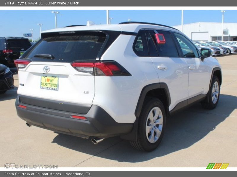 Super White / Black 2019 Toyota RAV4 LE