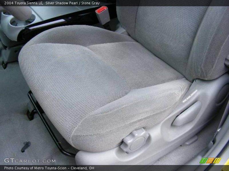 Silver Shadow Pearl / Stone Gray 2004 Toyota Sienna LE