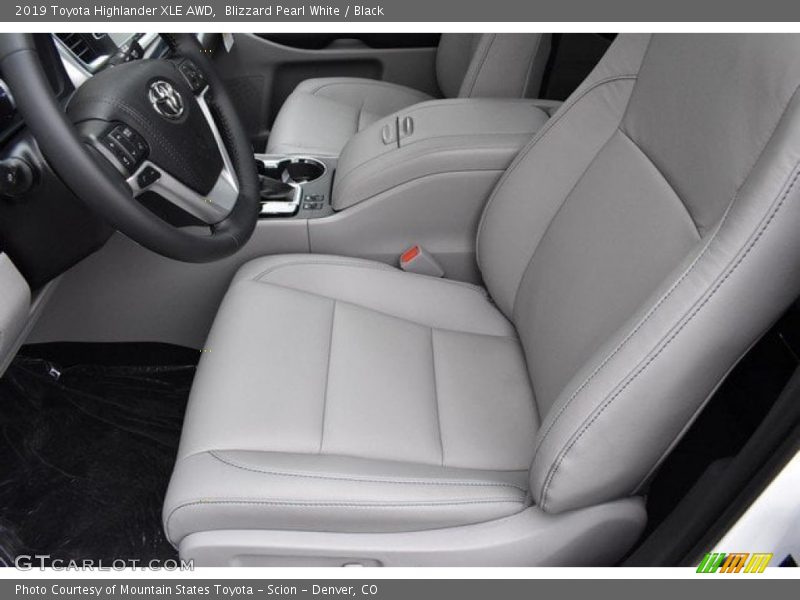 Blizzard Pearl White / Black 2019 Toyota Highlander XLE AWD