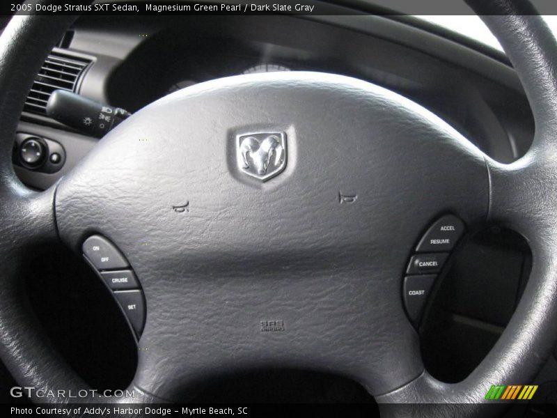 Magnesium Green Pearl / Dark Slate Gray 2005 Dodge Stratus SXT Sedan