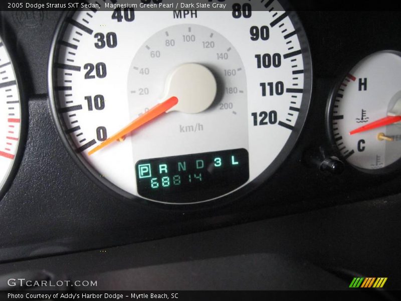 Magnesium Green Pearl / Dark Slate Gray 2005 Dodge Stratus SXT Sedan