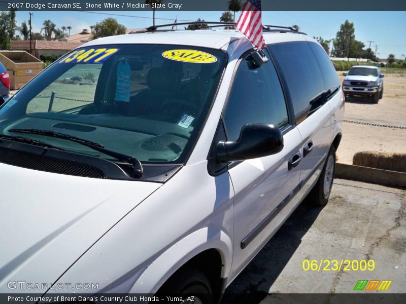 Stone White / Medium Slate Gray 2007 Dodge Caravan SE