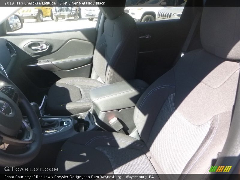 Billet Silver Metallic / Black 2019 Jeep Cherokee Latitude