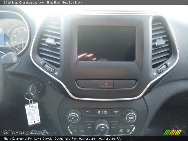 Billet Silver Metallic / Black 2019 Jeep Cherokee Latitude