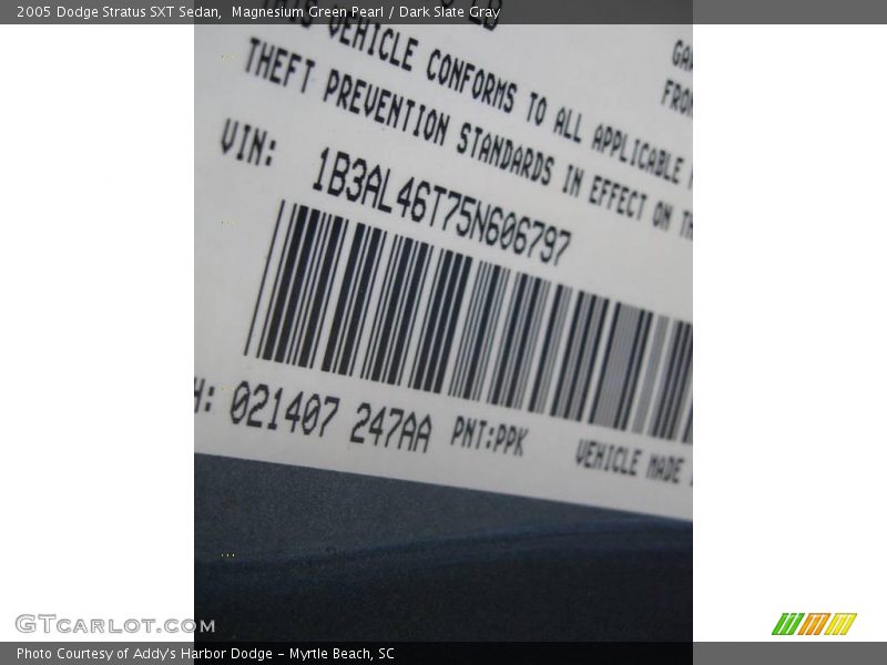 Magnesium Green Pearl / Dark Slate Gray 2005 Dodge Stratus SXT Sedan