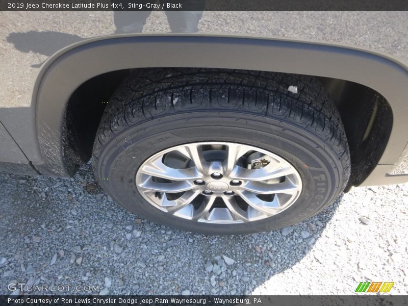 Sting-Gray / Black 2019 Jeep Cherokee Latitude Plus 4x4