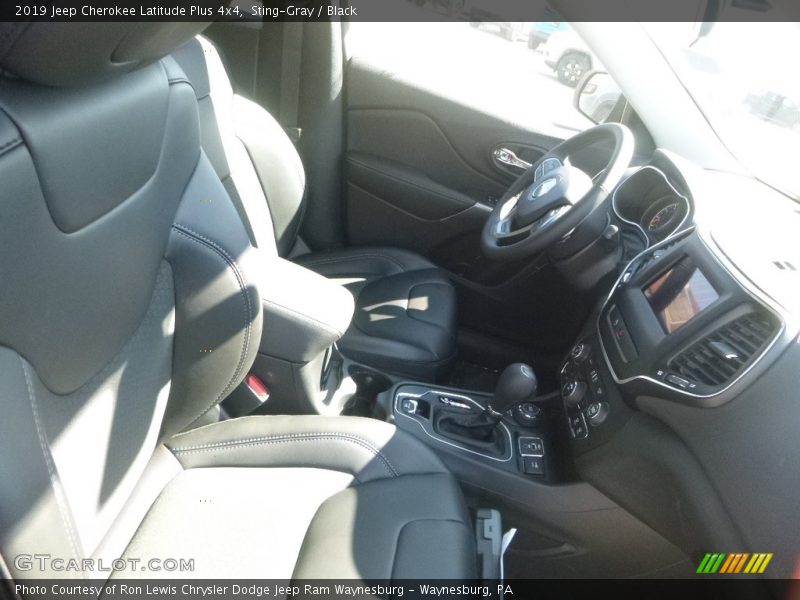 Sting-Gray / Black 2019 Jeep Cherokee Latitude Plus 4x4