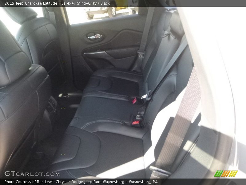 Sting-Gray / Black 2019 Jeep Cherokee Latitude Plus 4x4