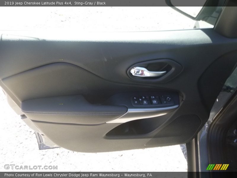 Sting-Gray / Black 2019 Jeep Cherokee Latitude Plus 4x4