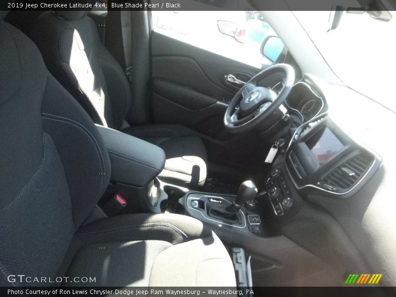 Blue Shade Pearl / Black 2019 Jeep Cherokee Latitude 4x4