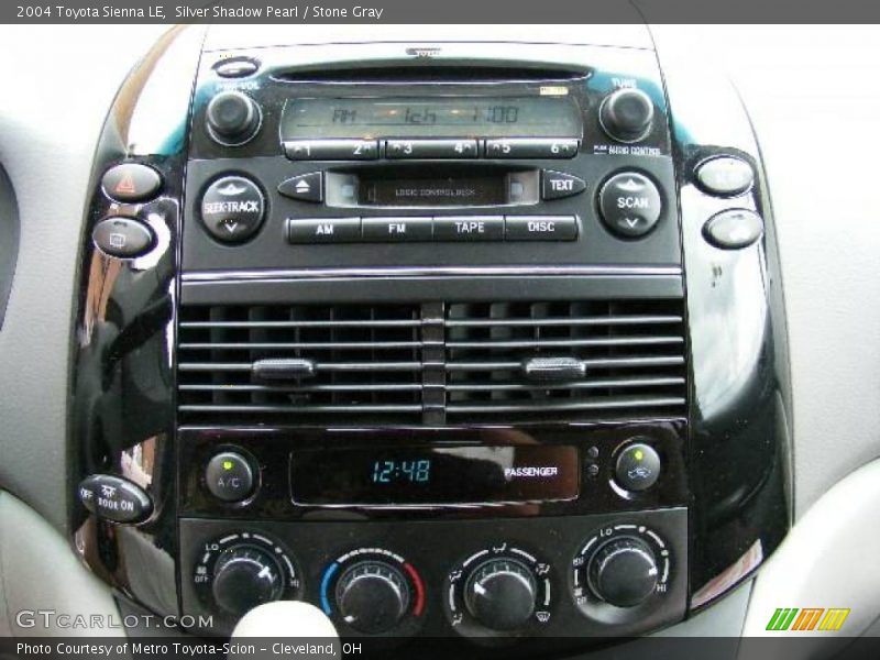 Silver Shadow Pearl / Stone Gray 2004 Toyota Sienna LE
