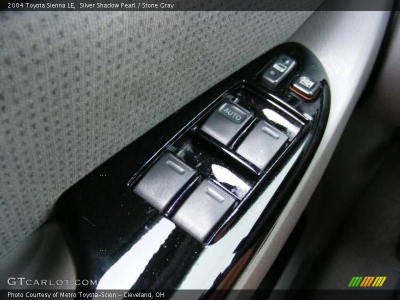 Silver Shadow Pearl / Stone Gray 2004 Toyota Sienna LE