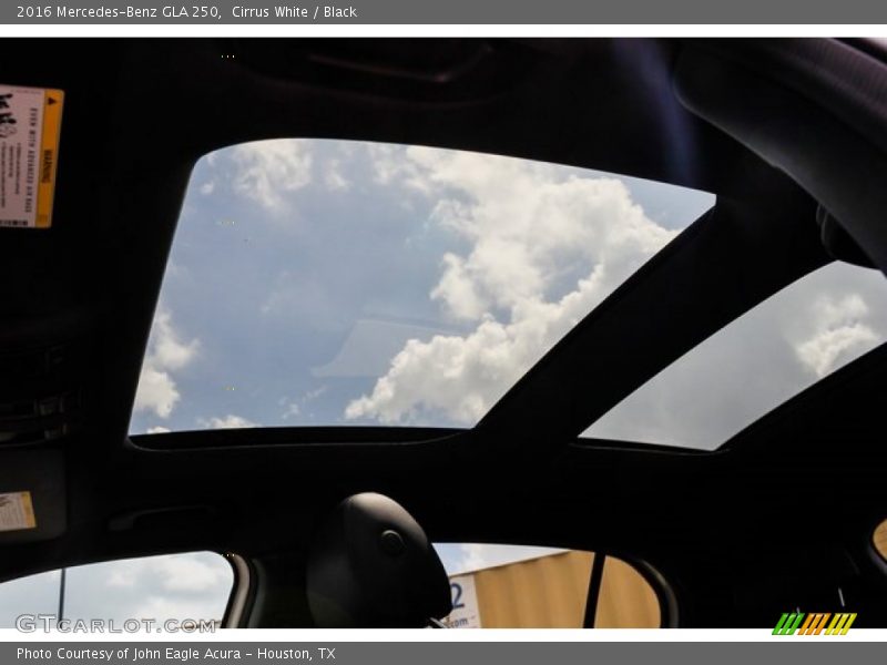 Cirrus White / Black 2016 Mercedes-Benz GLA 250