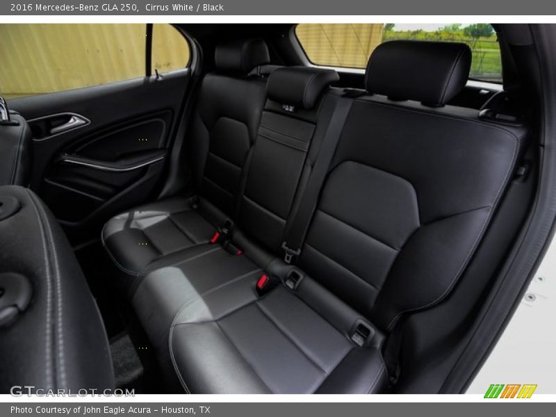 Cirrus White / Black 2016 Mercedes-Benz GLA 250