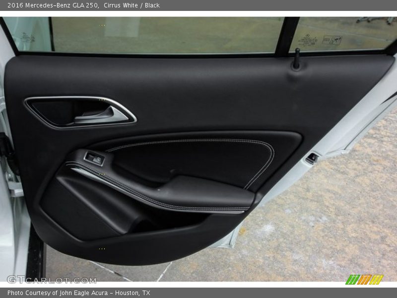 Cirrus White / Black 2016 Mercedes-Benz GLA 250